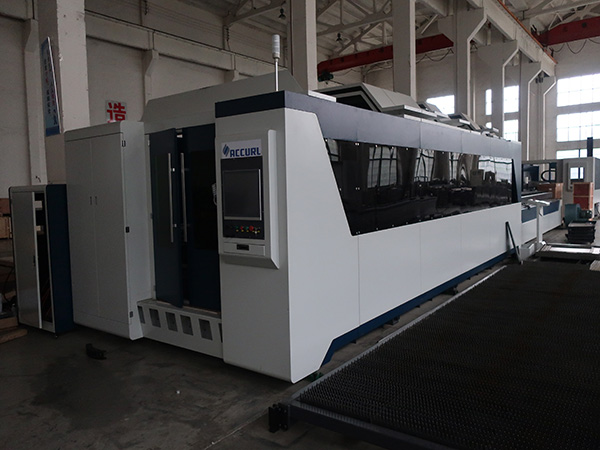 Màquina de tall per talladora làser de fibra d’acer CNC de 1000W de preu de fàbrica 